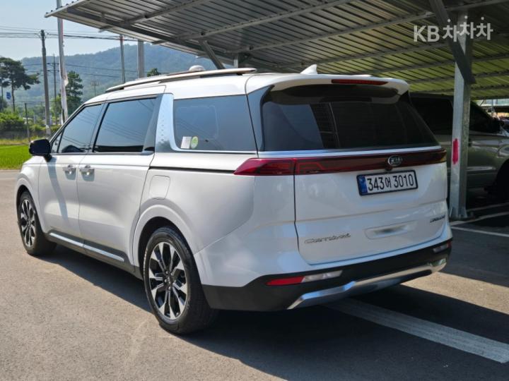 Kia Carnival — miniaturë 3