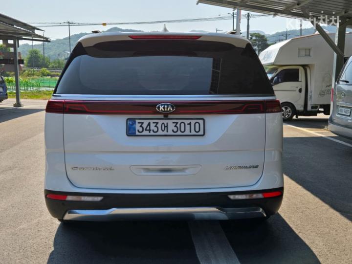 Kia Carnival — miniaturë 4