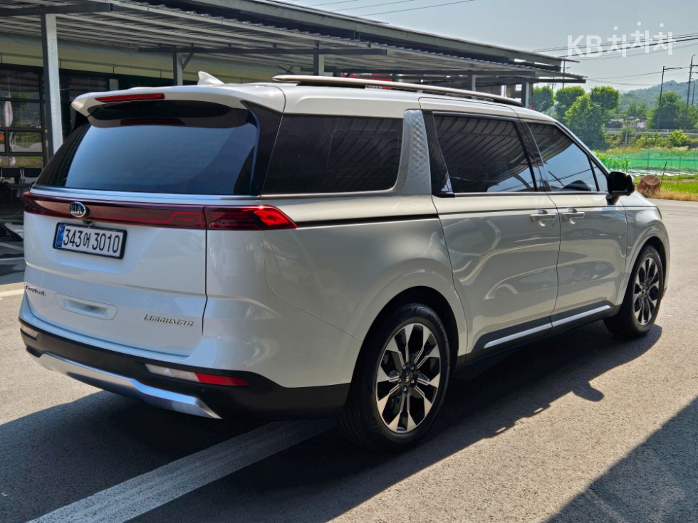 Kia Carnival — miniaturë 7