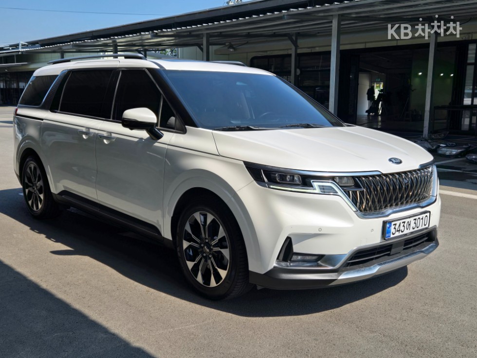 Kia Carnival — miniaturë 8