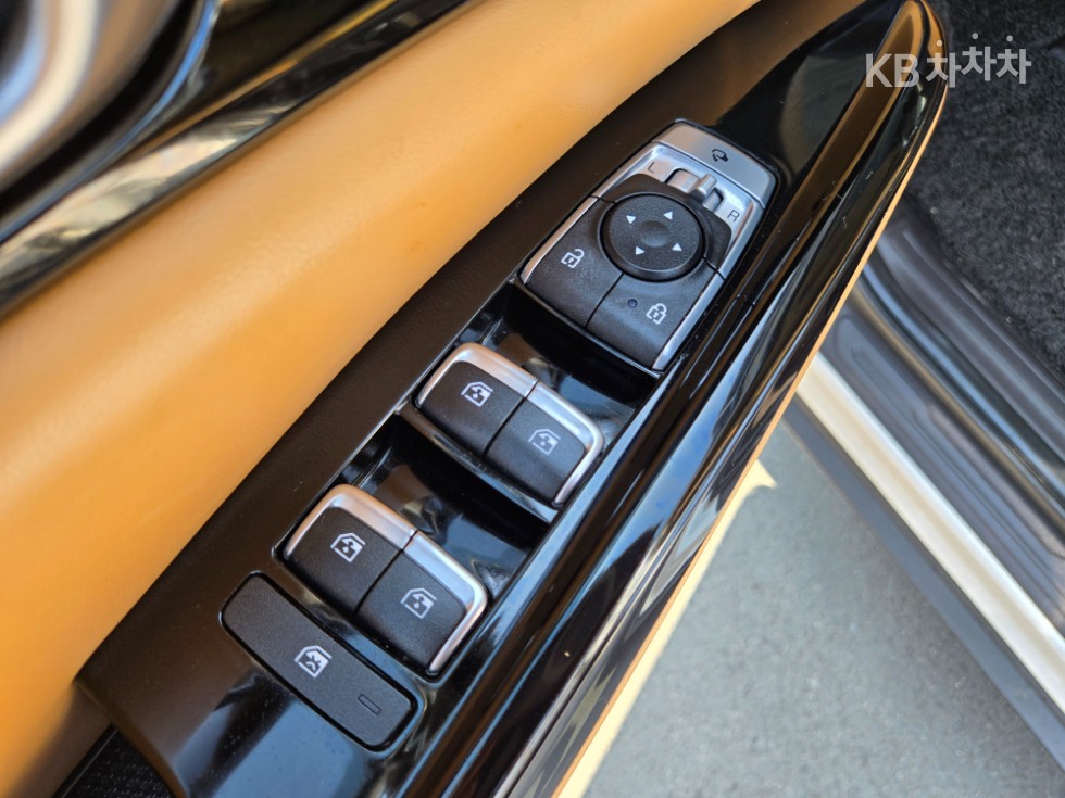 Kia Carnival — miniaturë 9
