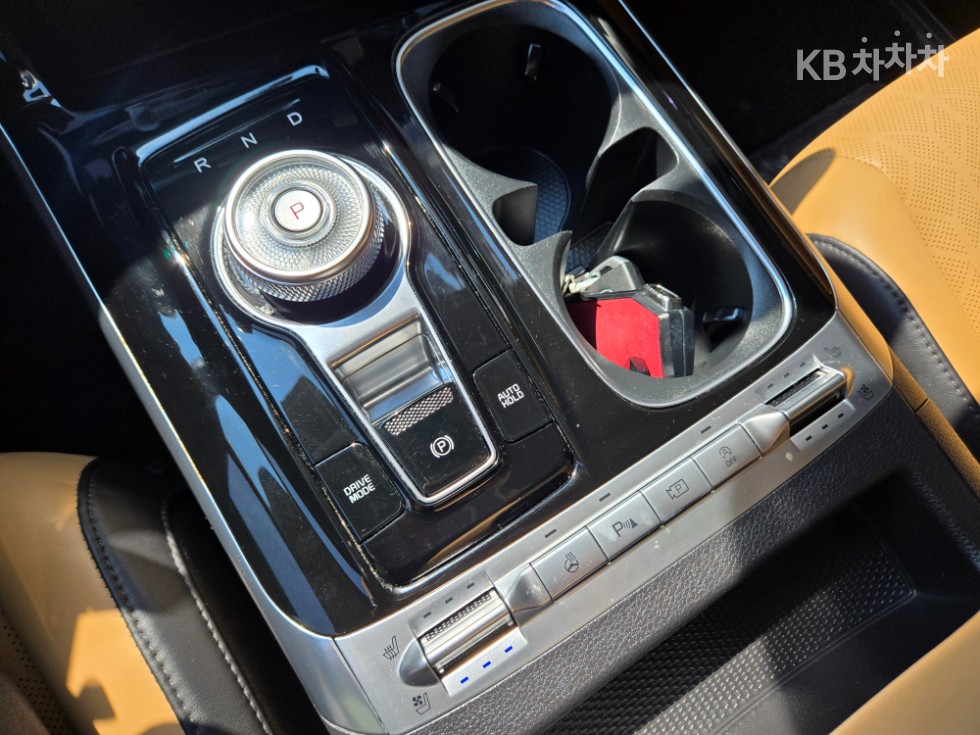 Kia Carnival — miniaturë 14
