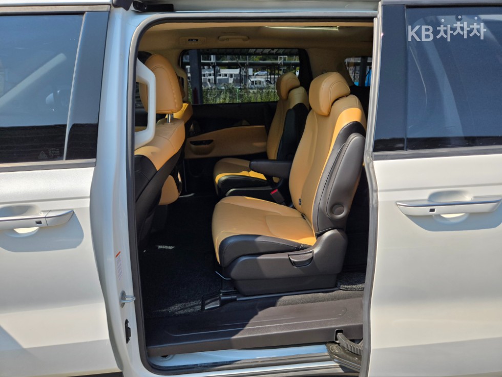 Kia Carnival — miniaturë 22