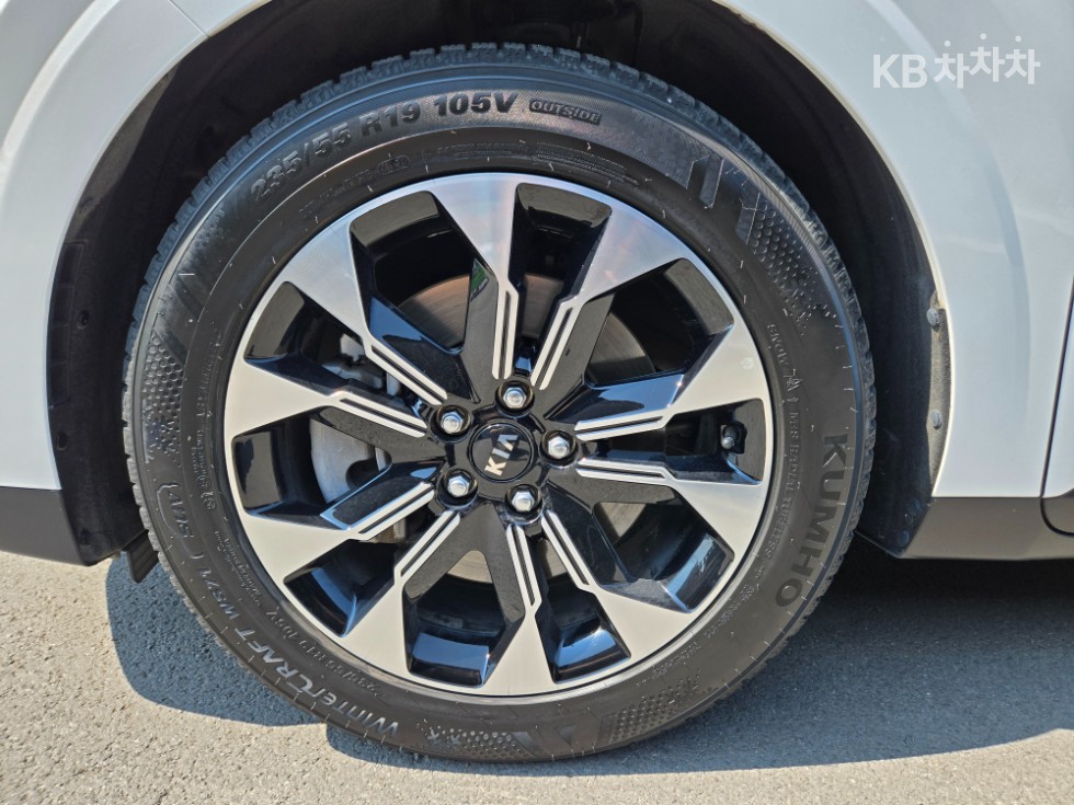 Kia Carnival — miniaturë 26