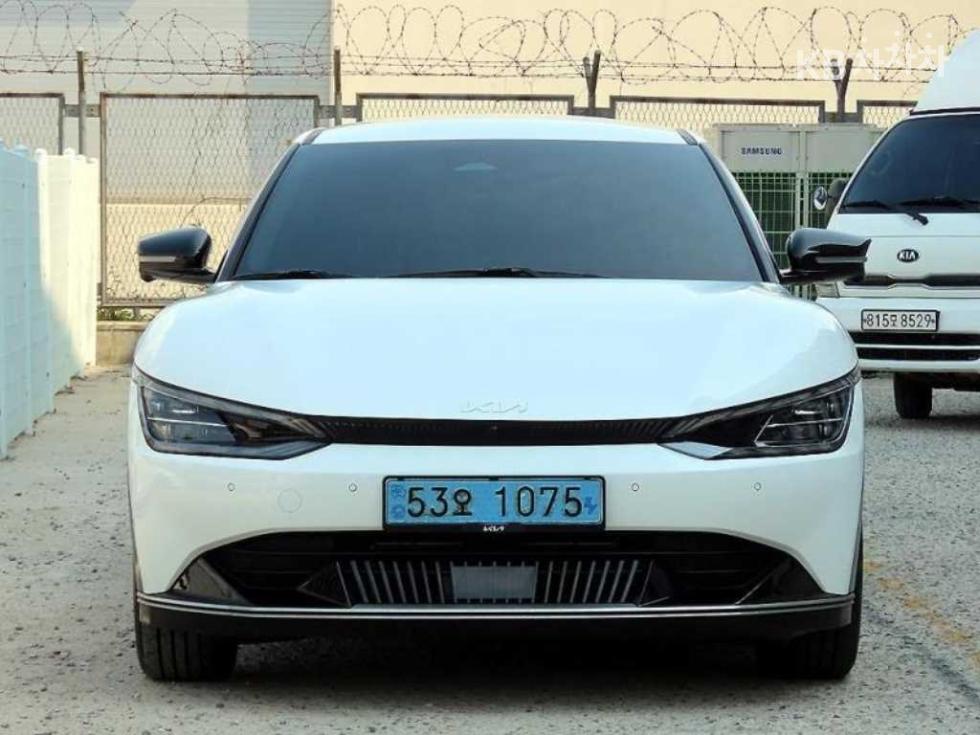 기아 EV6 2022년식 기아 EV6 롱 레인지 2WD 어스