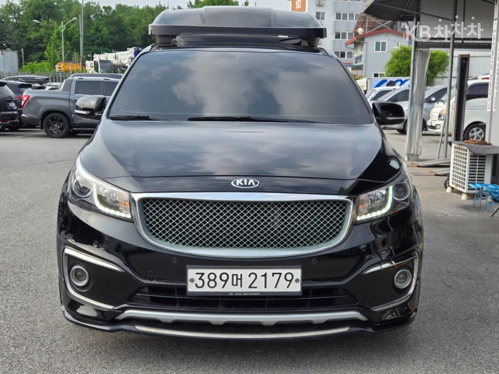 Kia Carnival — miniaturë 2
