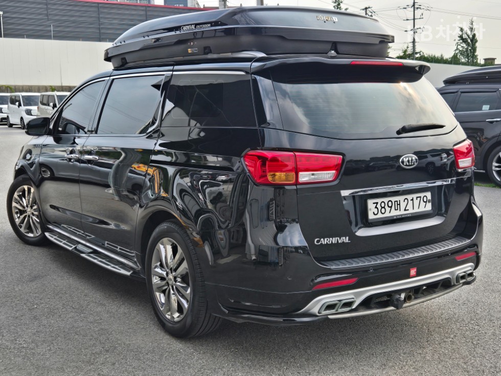 Kia Carnival — miniaturë 4