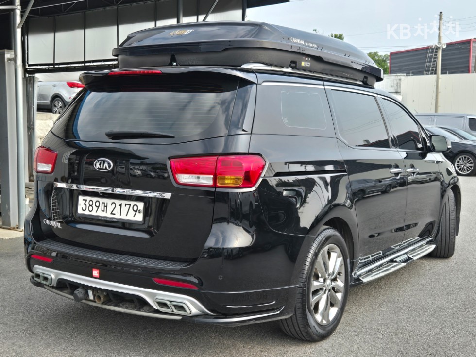 Kia Carnival — miniaturë 9