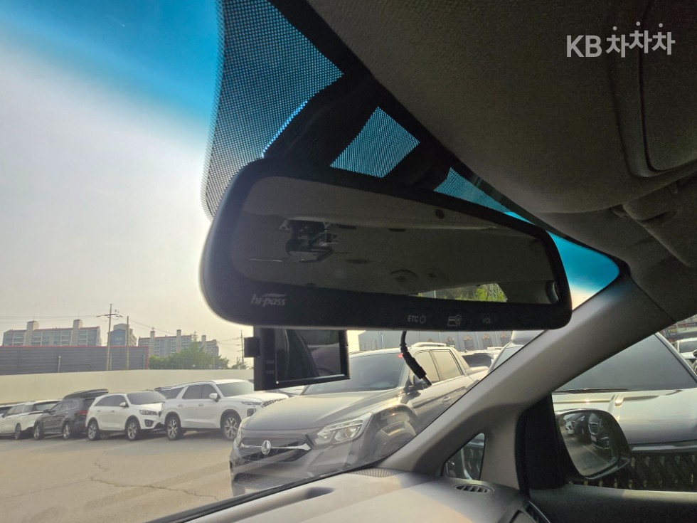 Kia Carnival — miniaturë 21