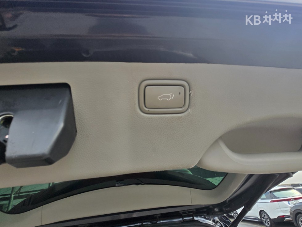 Kia Carnival — miniaturë 24