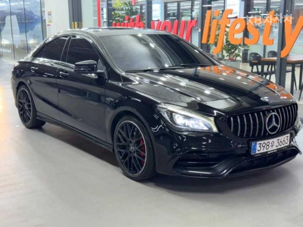2017 Mercedes-Benz CLA photo