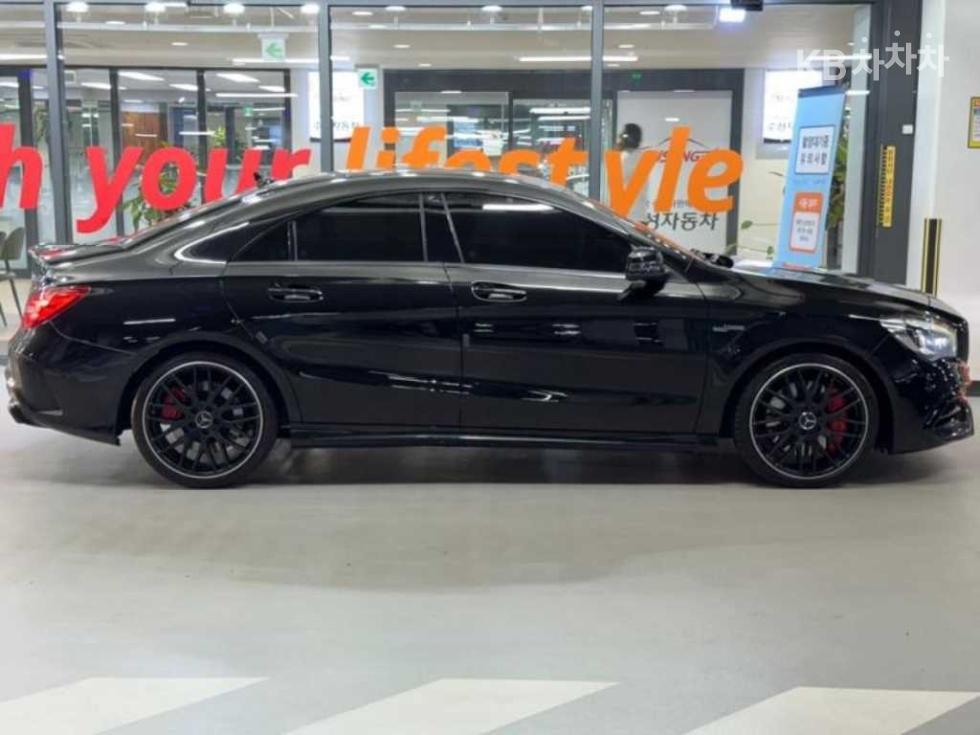 2017 Mercedes-Benz CLA photo