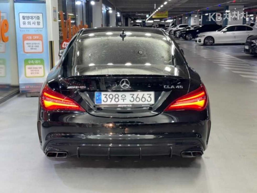2017 Mercedes-Benz CLA photo