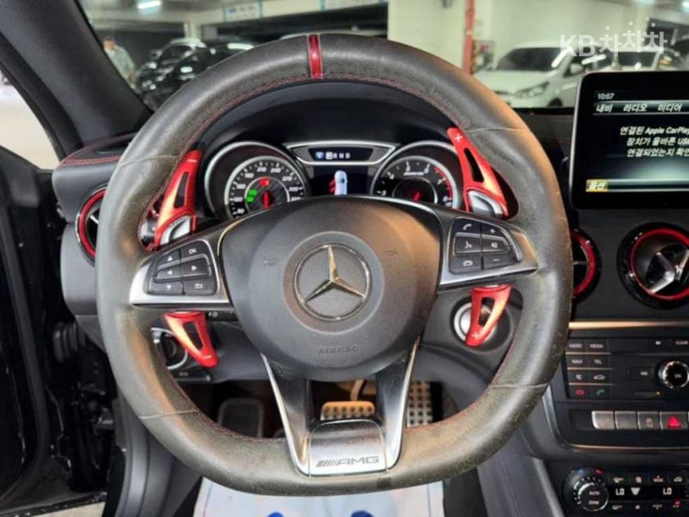 2017 Mercedes-Benz CLA photo