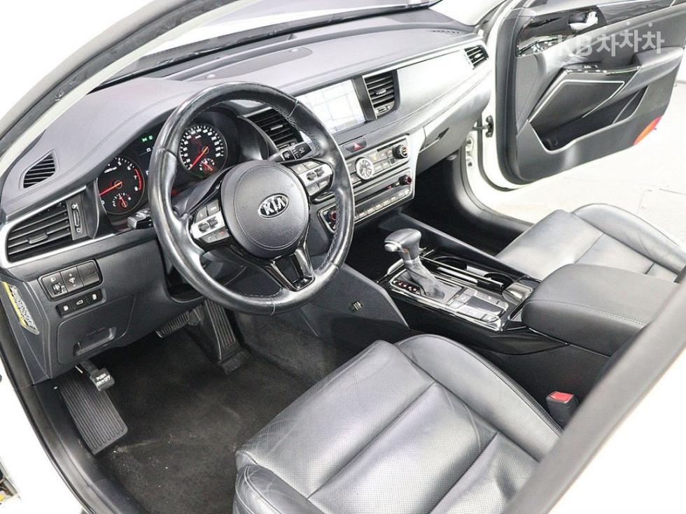 Kia K7 — miniaturë 18