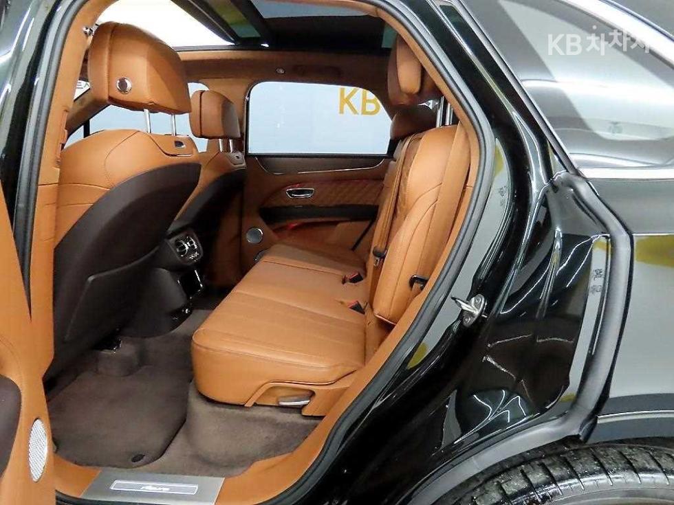 2023 Bentley Used Car photo
