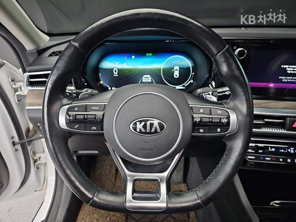 Kia K5 — miniaturë 9