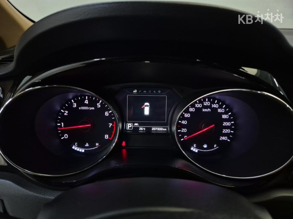 Kia Carnival — miniaturë 6