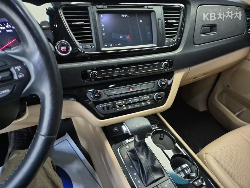Kia Carnival — miniaturë 10