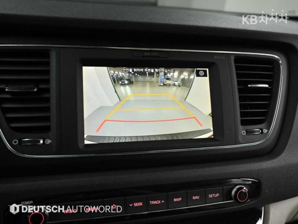 Kia Carnival — miniaturë 15