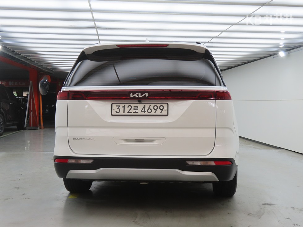 Kia Carnival — miniaturë 3