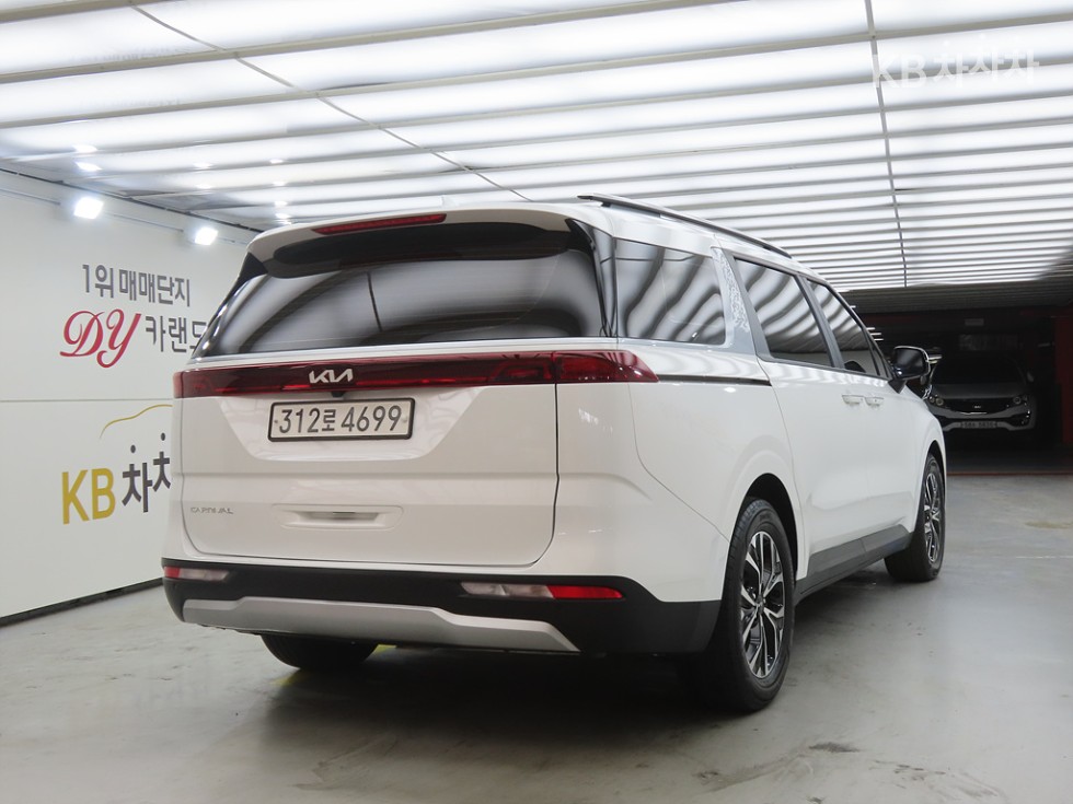 Kia Carnival — miniaturë 4