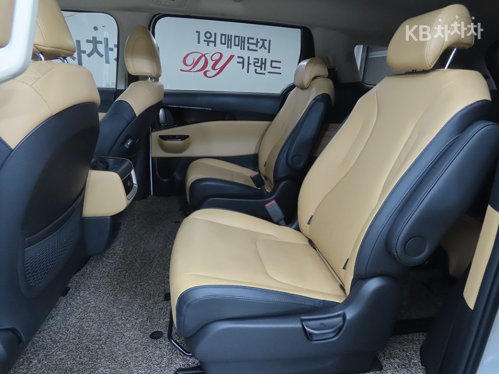 Kia Carnival — miniaturë 6