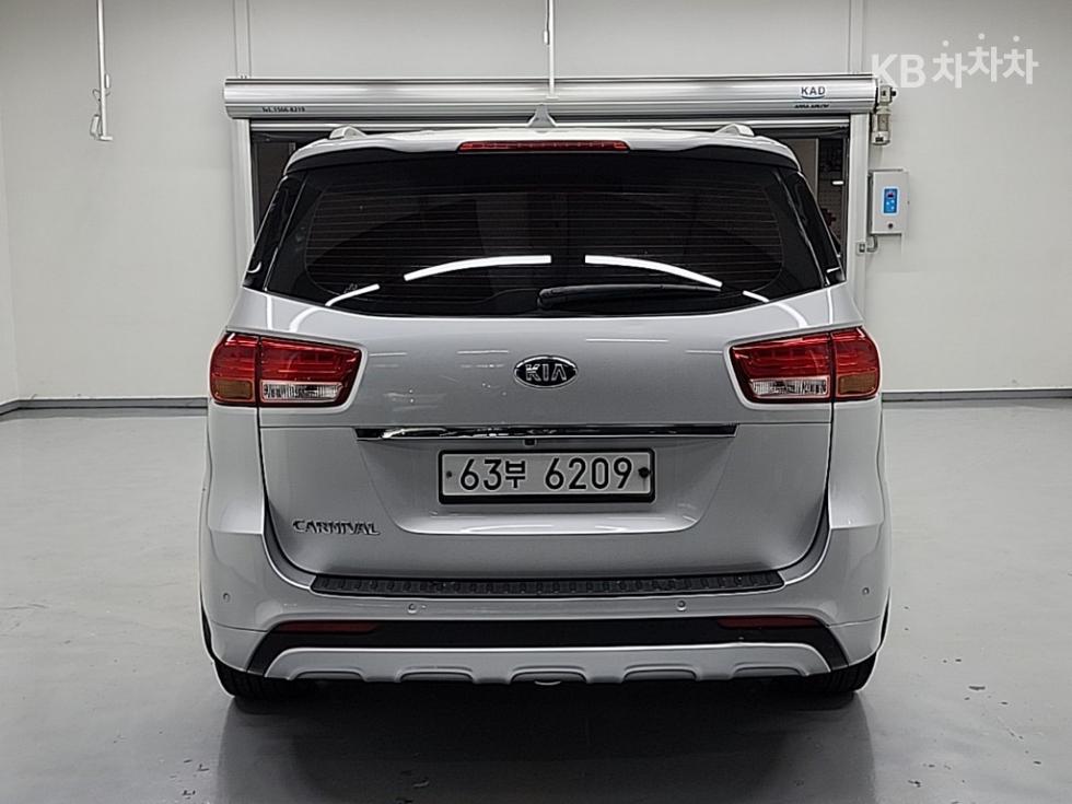 Kia Carnival — miniaturë 3