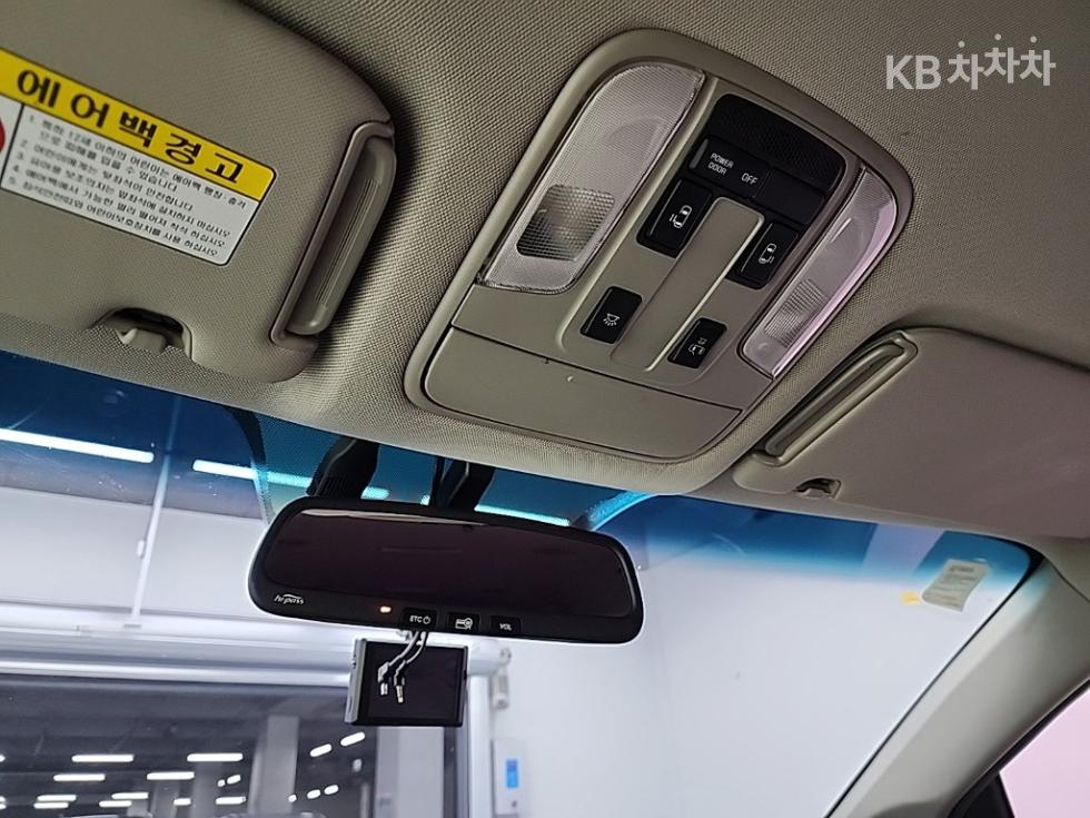 Kia Carnival — miniaturë 17
