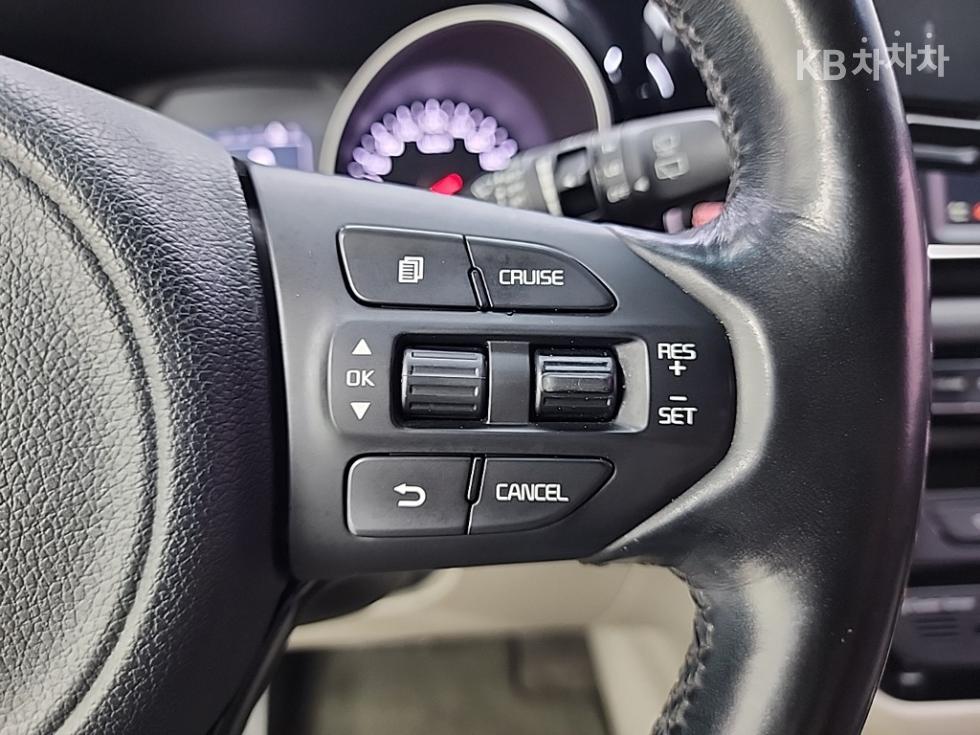 Kia Carnival — miniaturë 18