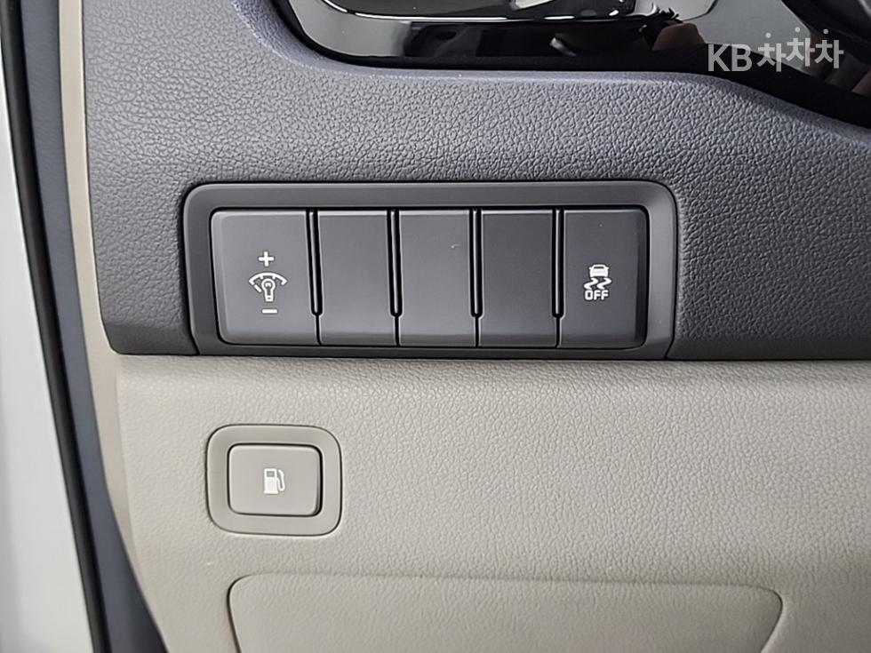 Kia Carnival — miniaturë 19