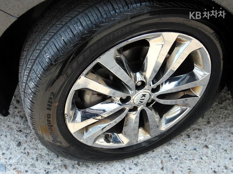 Kia Carnival — miniaturë 20