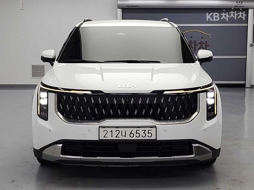 2023 Kia 4 photo