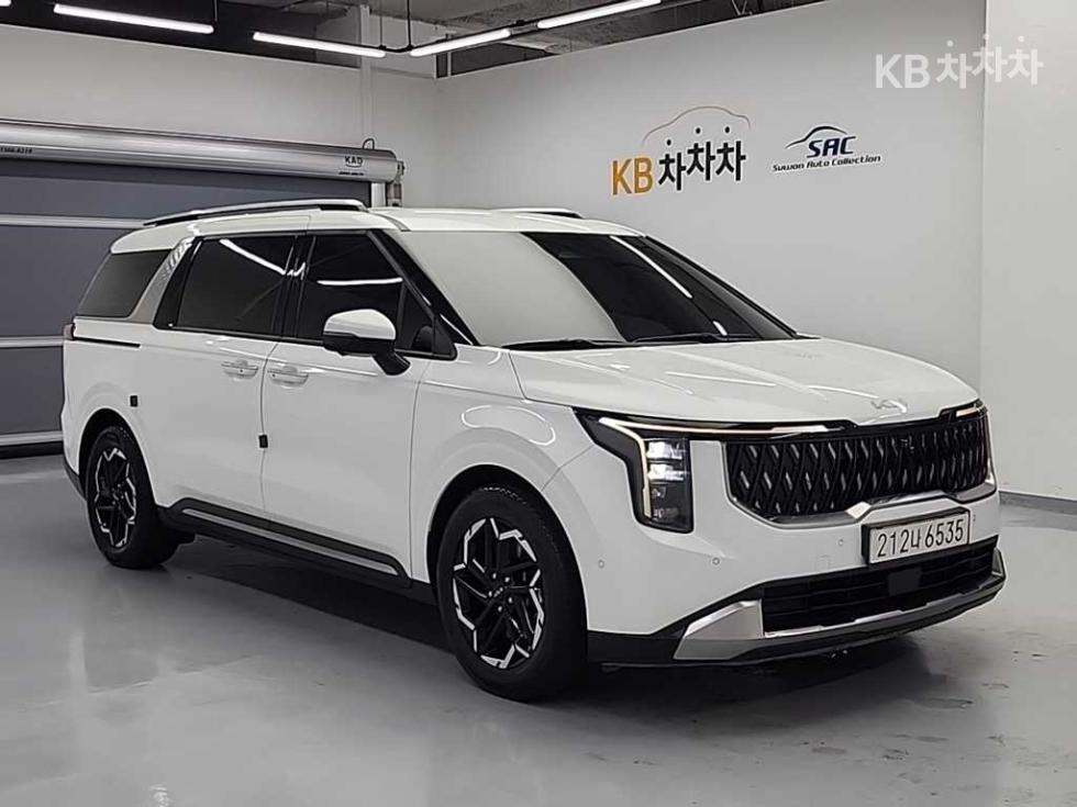 2023 Kia 4 photo