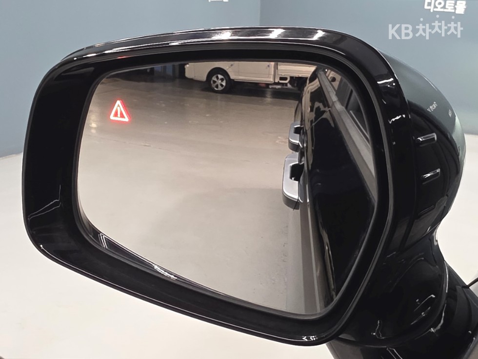 Kia Carnival — miniaturë 18