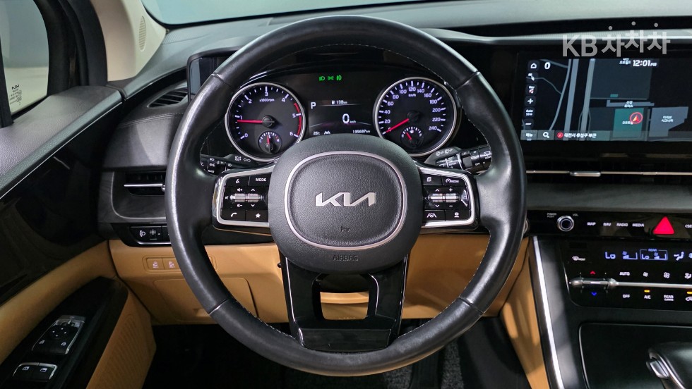Kia Carnival — miniaturë 15