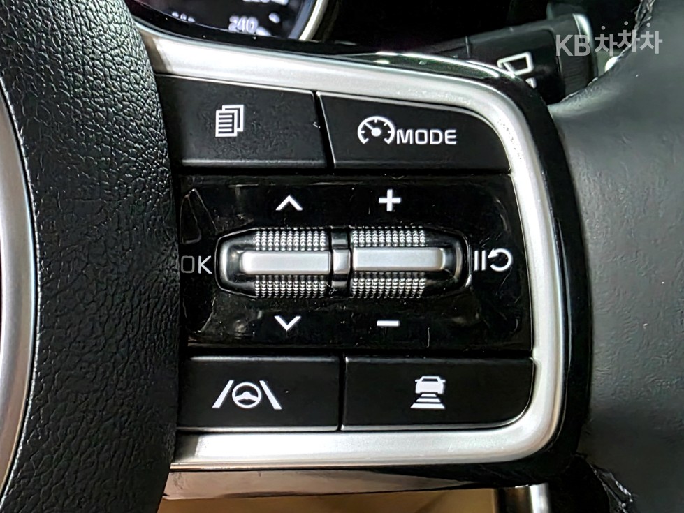 Kia Carnival — miniaturë 19