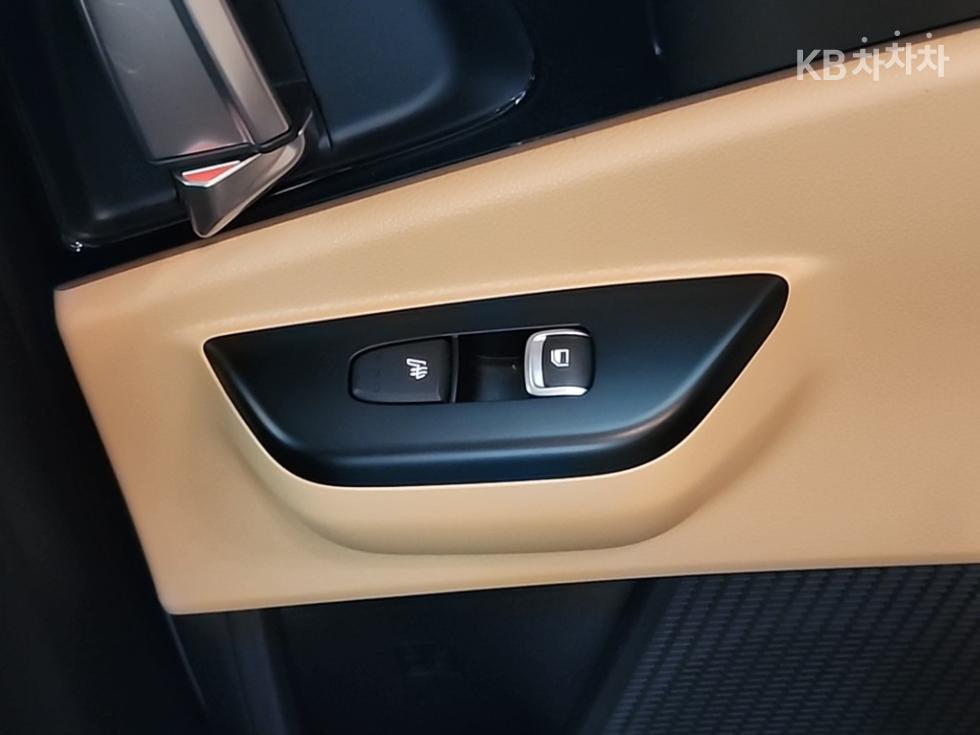 Kia Carnival — miniaturë 14