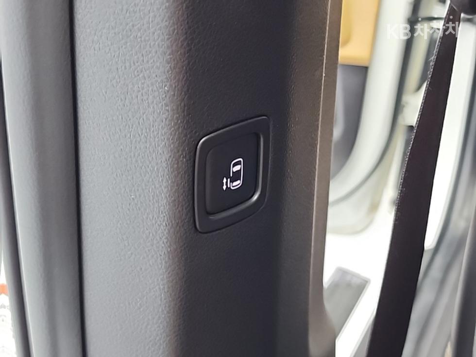 Kia Carnival — miniaturë 16