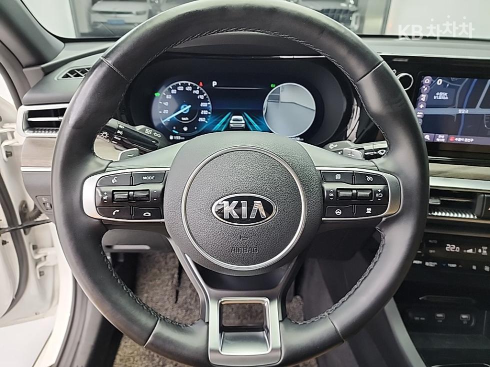 Kia K5 — miniaturë 9