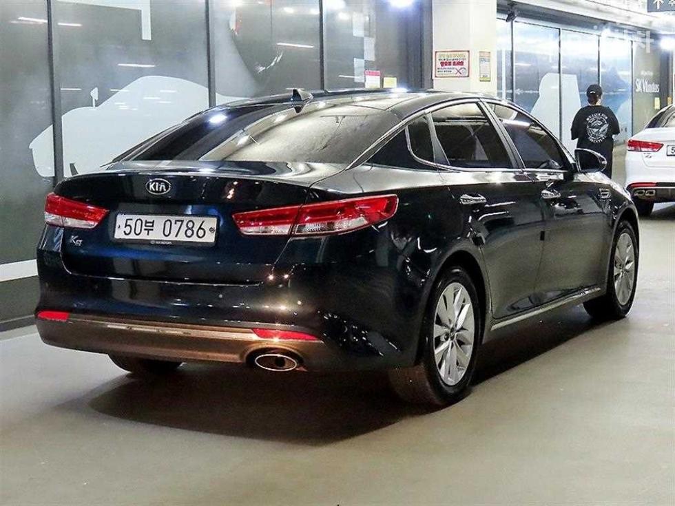 Kia K5 — miniaturë 4