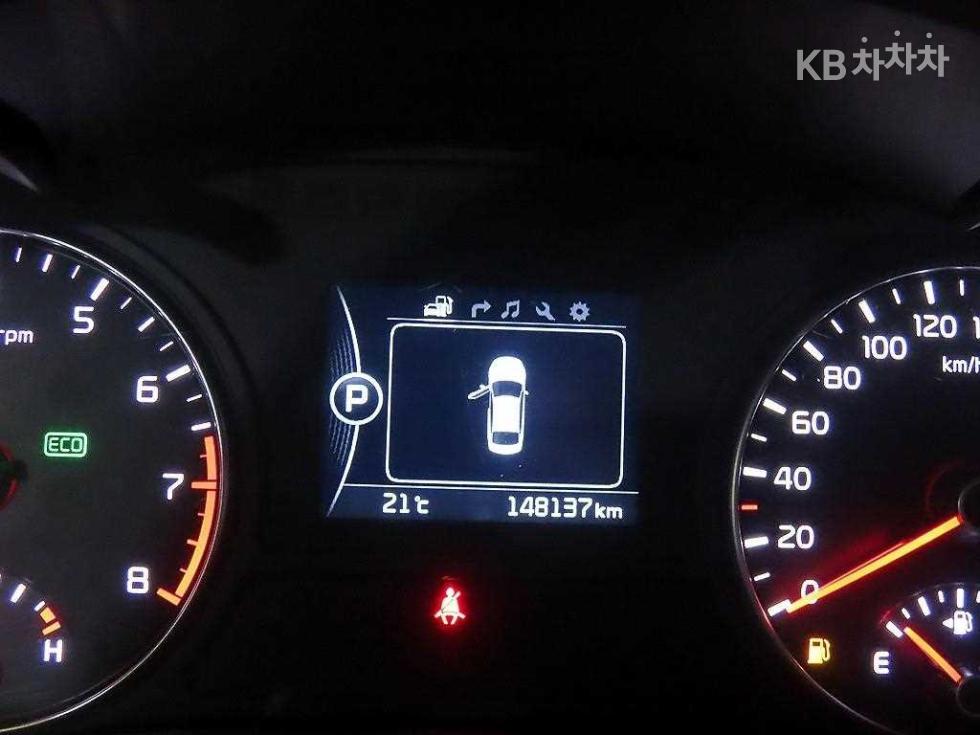 Kia K5 — miniaturë 9