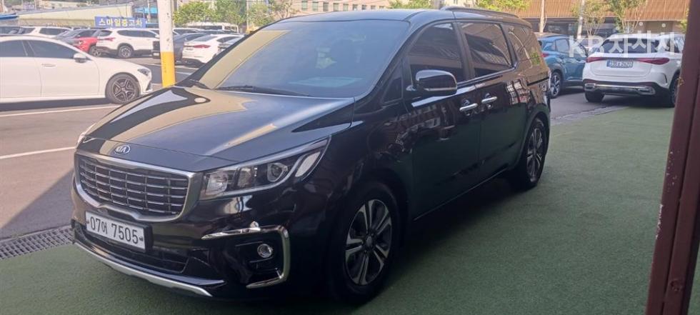 Kia Carnival — miniaturë 2