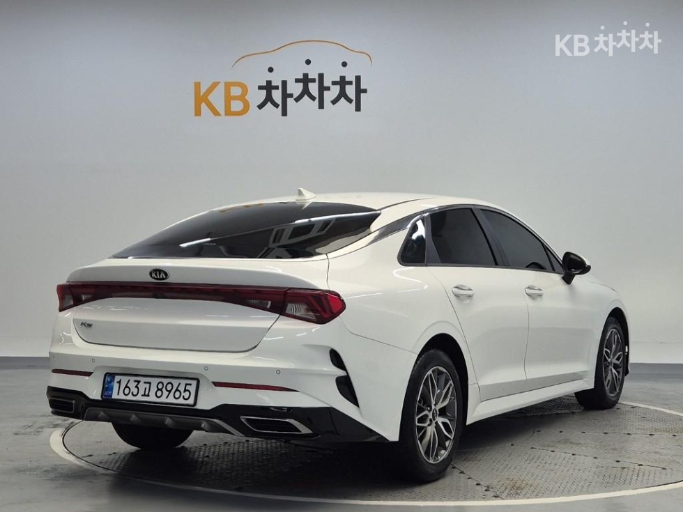Kia K5 — miniaturë 3