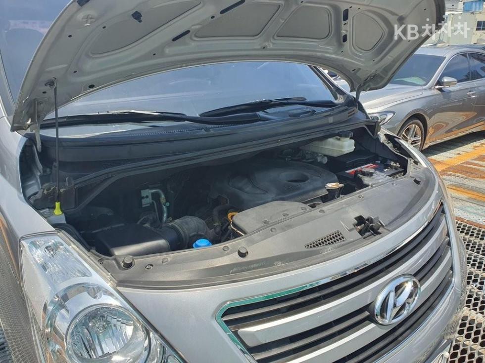 Hyundai Starex — miniaturë 3