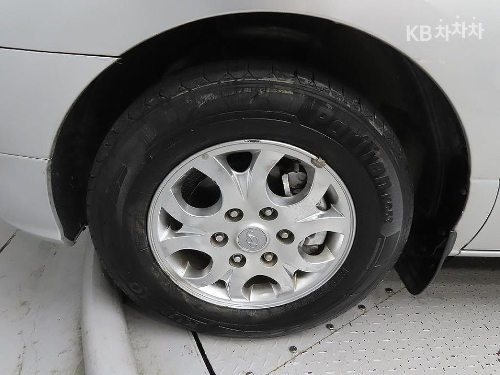 Hyundai Starex — miniaturë 5