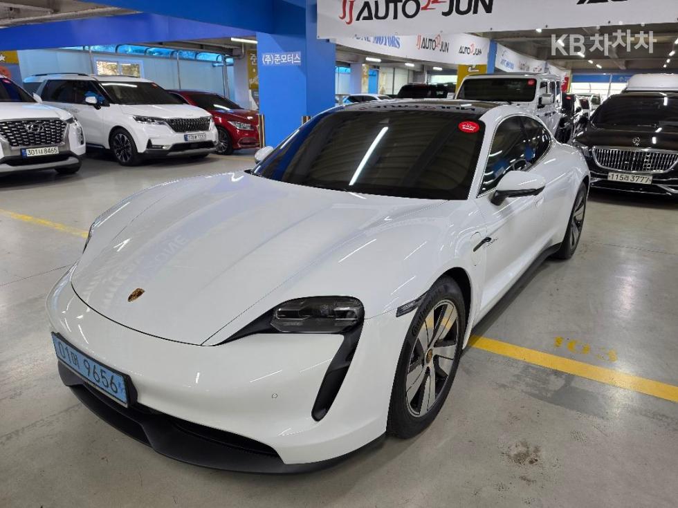 Porsche Taycan — miniaturë 2