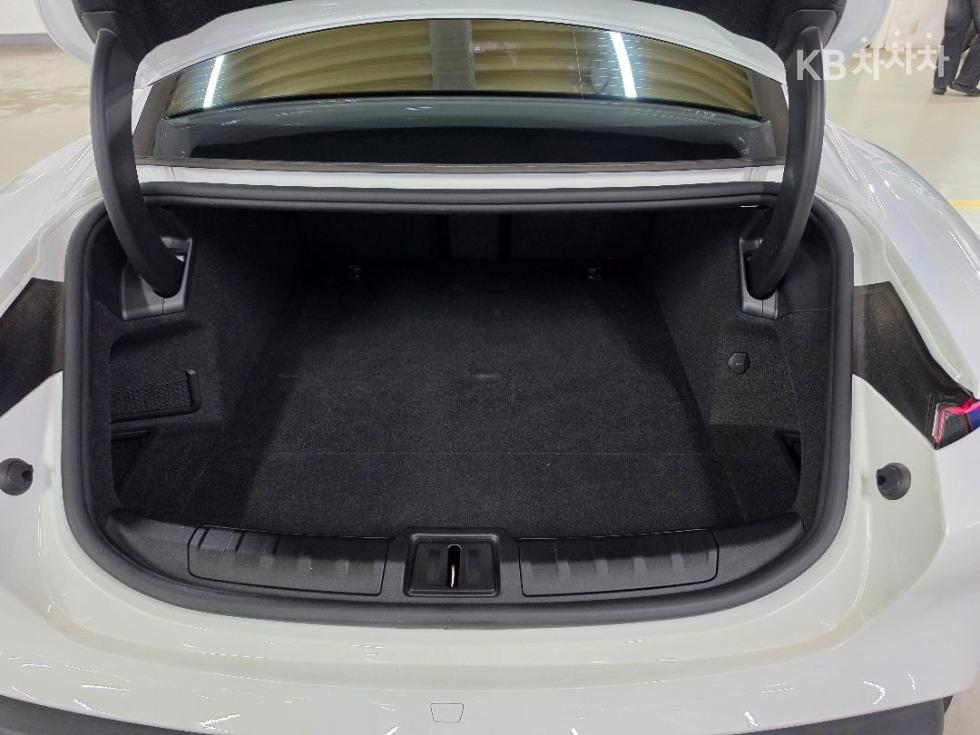 Porsche Taycan — miniaturë 20