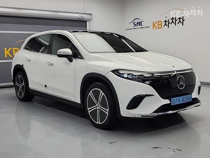 Mercedes-Benz Eqs Suv 2023 photo 4