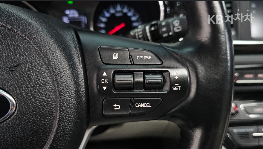 Kia Carnival — miniaturë 15